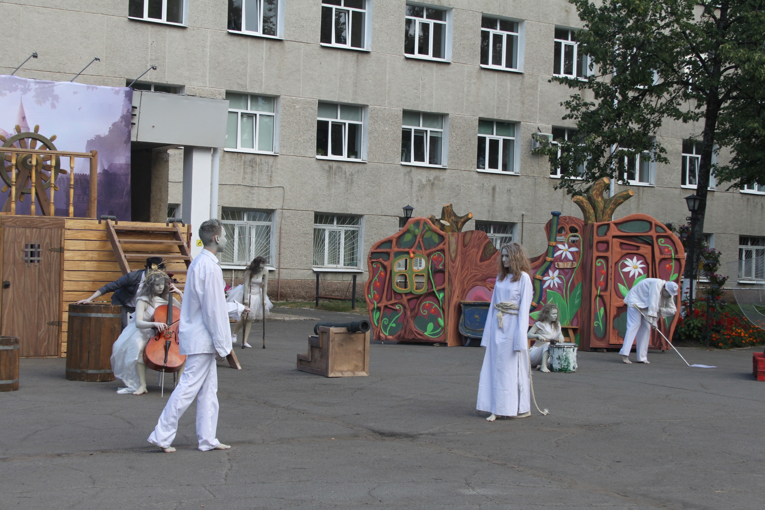 Искусство на улицах города: встречаем парад культурных достижений!