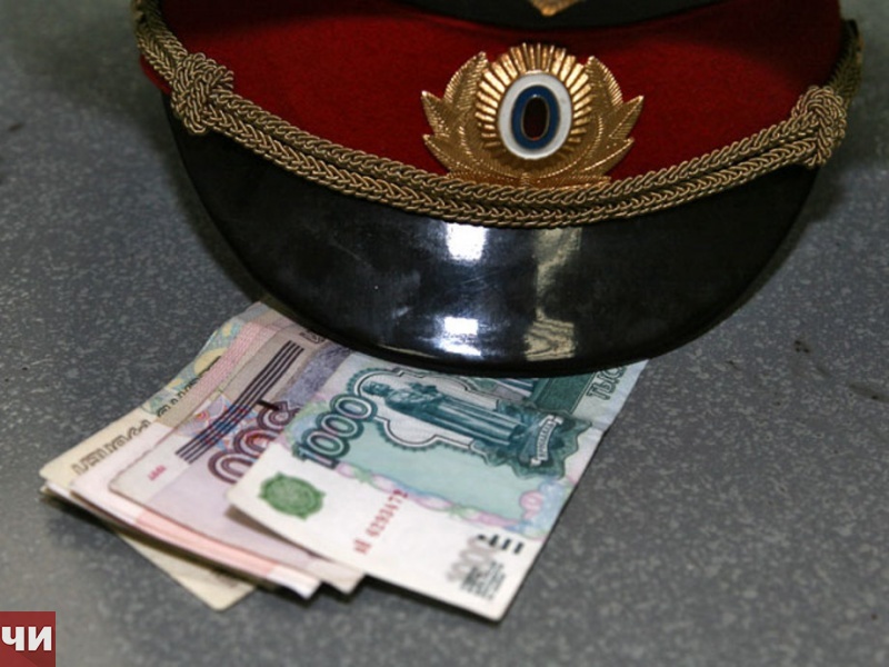 The traffic police inspector refused a bribe of 1000 rubles